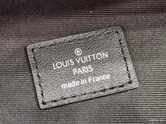 WIS LOUIS DISCOVERY VUITTON BUMBAG 0211